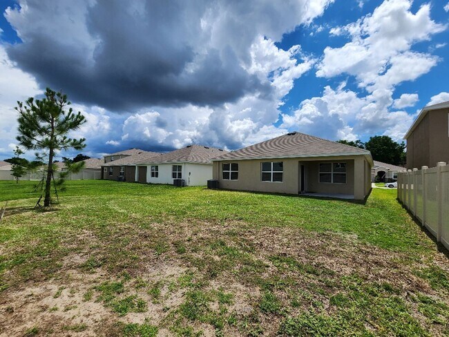 Building Photo - Gorgeous 2020 Construction, LIKE NEW!!! 3-...