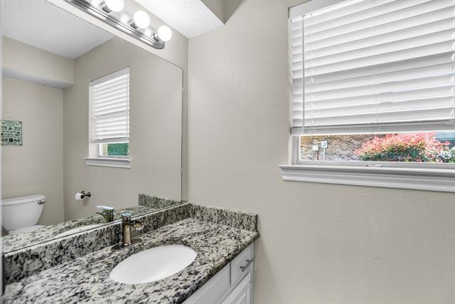 Building Photo - 5902 Fawn Valley Ln