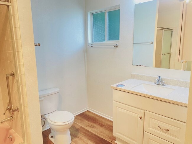 Building Photo - 25250