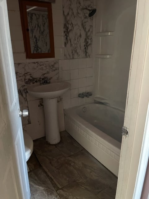 Building Photo - 1212 Hassell Ave