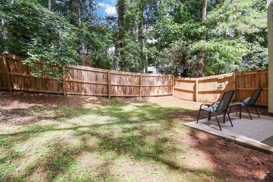 Building Photo - 105 Rhum Pl