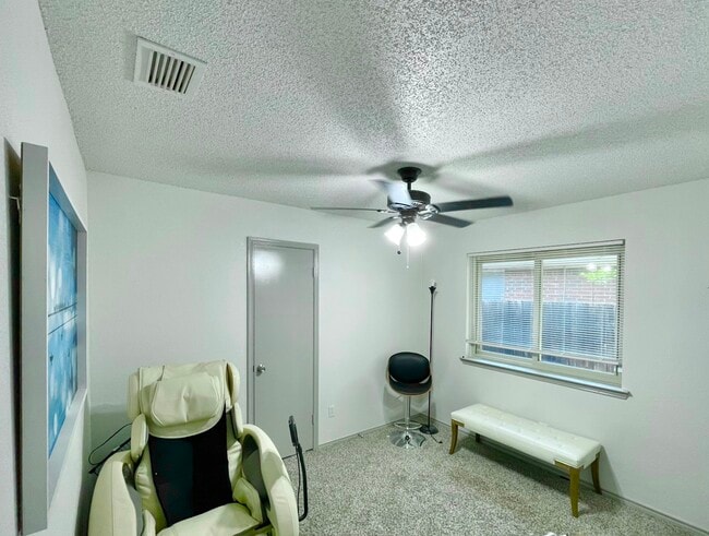 Building Photo - 6909 Bentley Ave
