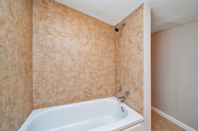 Building Photo - Bessemer Gem! Modern Renovation, Huge Living Room, Great Location