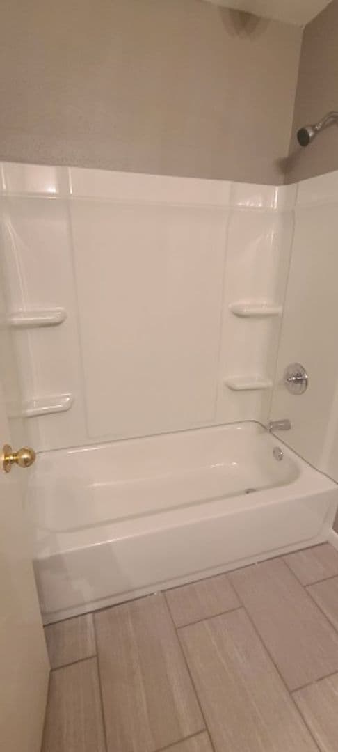 Building Photo - Country Living in Alazan!