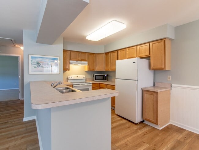 Building Photo - 159 Lakeside Dr