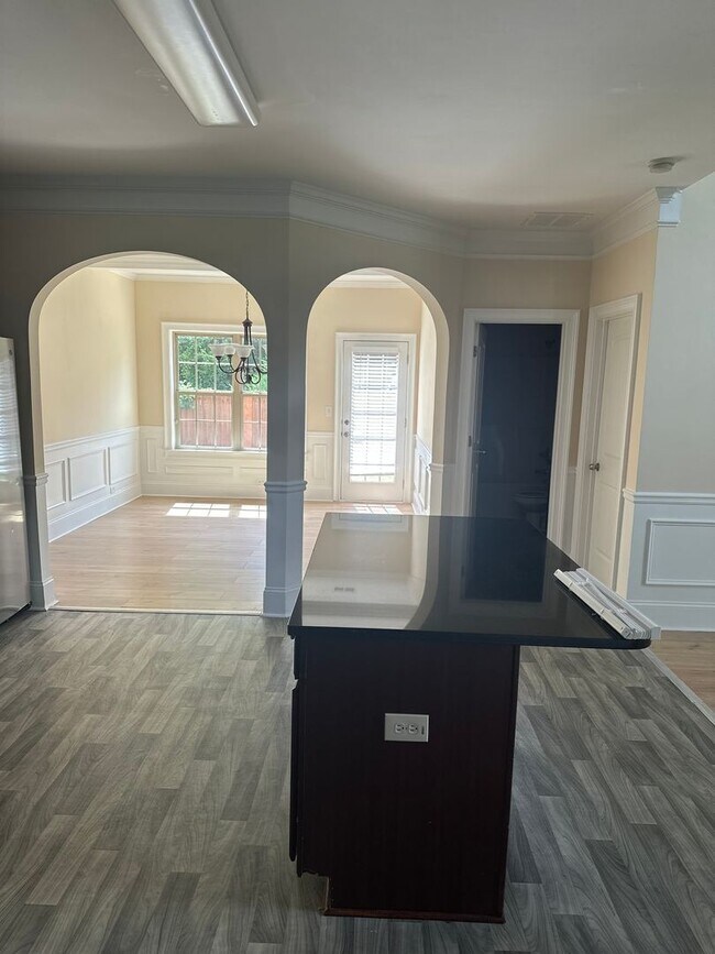 Building Photo - 4 Bedrooms, 3 Bathrooms - Home in Stockbri...