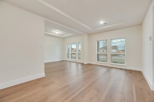 Building Photo - 9013 Wyndemere Ln