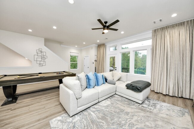 Building Photo - 2007 Briley St