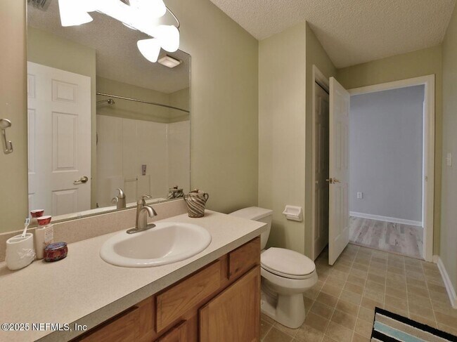 Building Photo - 1290 Ardmore St