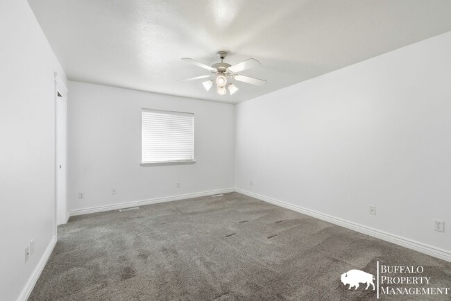 Building Photo - Charming 4-Bedroom Home for Rent in Ammon, ID!