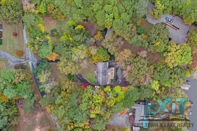 Building Photo - Lakefront Rental in Long Branch Shores