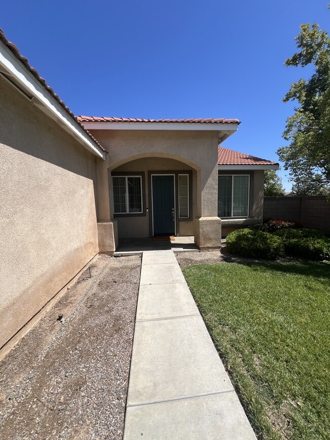 Building Photo - 28748 Legacy Way