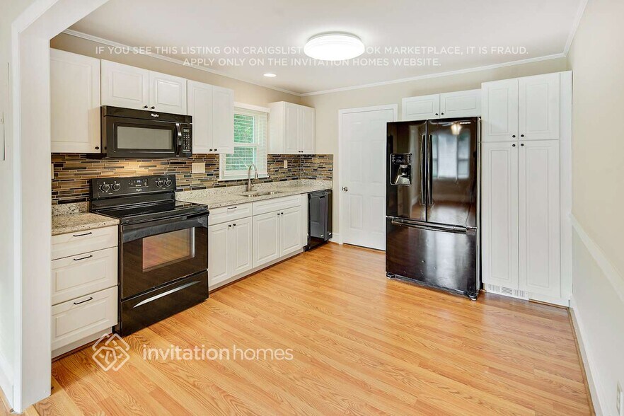 Building Photo - 2312 Markham Ct