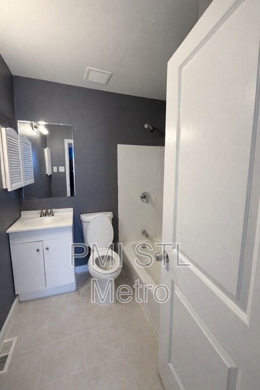 Building Photo - 10189 Count Dr