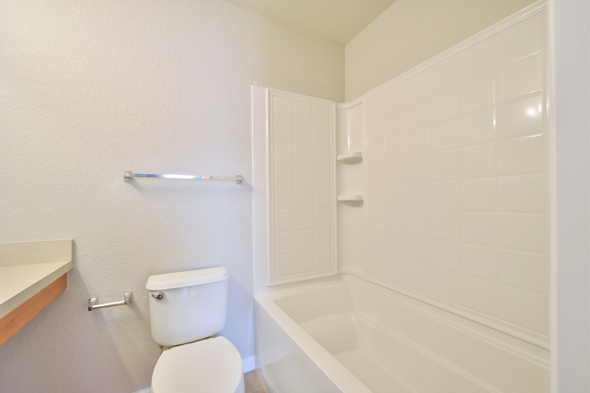 Building Photo - 4490 SW 49th Ave