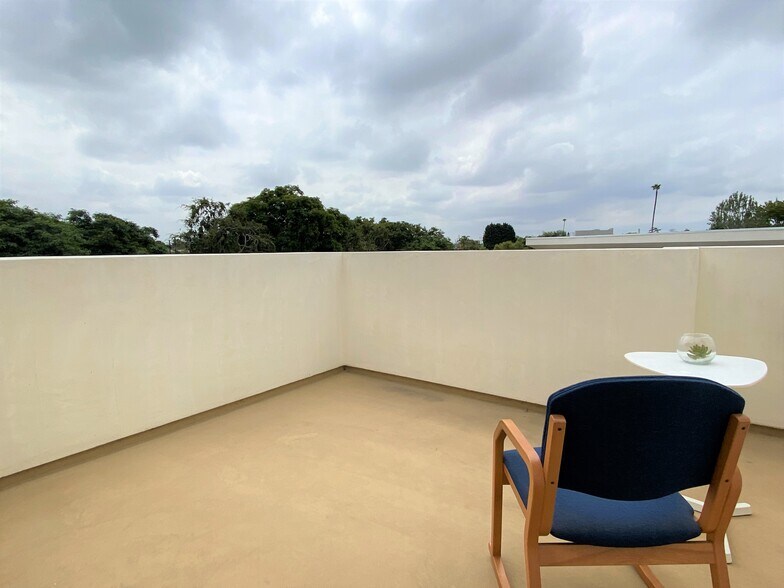 Building Photo - 5601 W 78th St