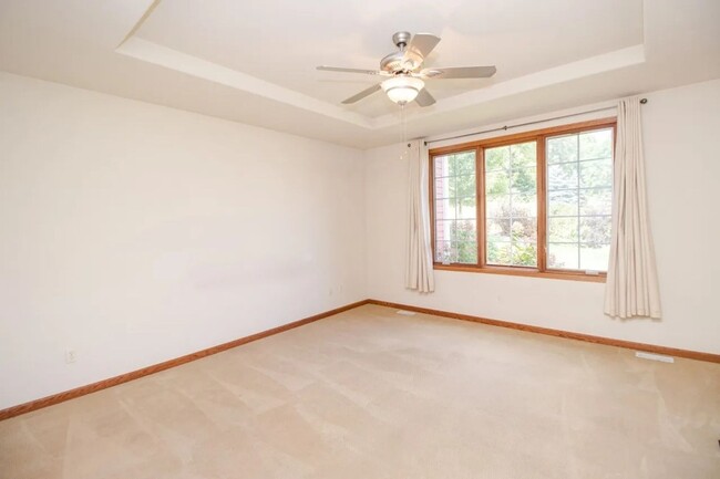 Building Photo - Charming 2BR Townhome in Waukesha