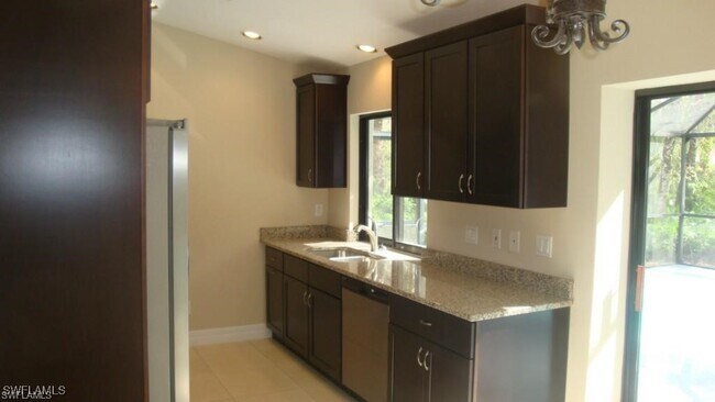 Building Photo - 5240 Cherry Wood Dr