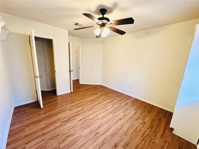 Building Photo - 1101 Hunter's Creek Dr