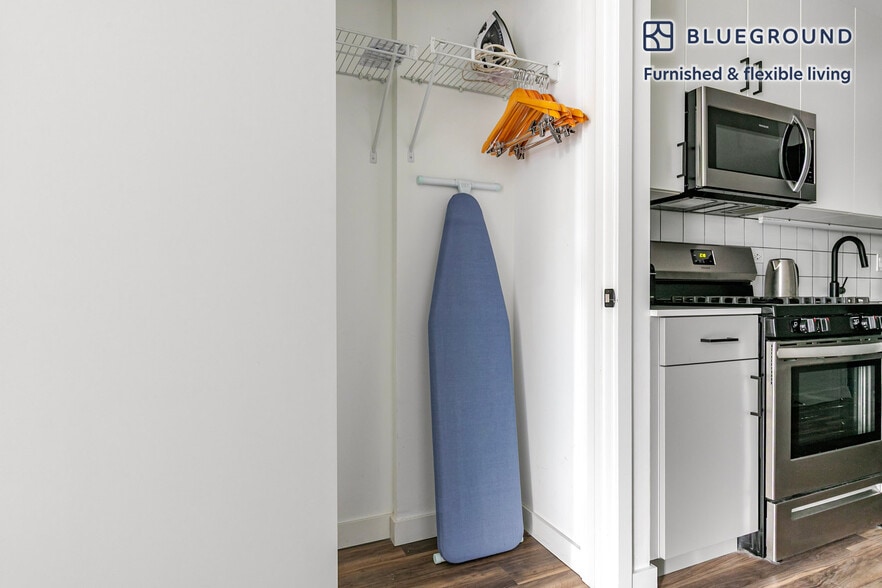 Building Photo - 61 W Erie St