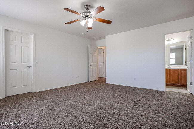 Building Photo - 811 E Kapasi Ln