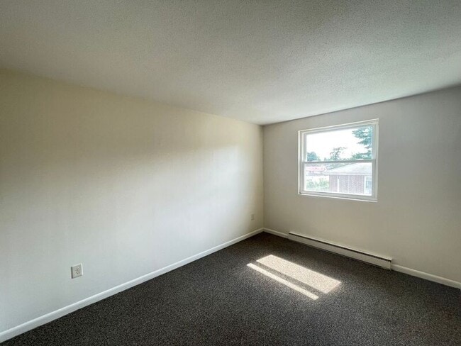 Building Photo - 173 Loudon Rd