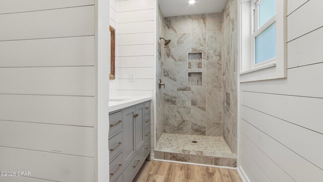 Building Photo - 19909 Alta Vista Dr