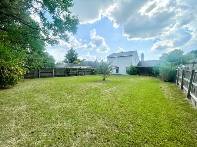 Building Photo - 242 Village Cove