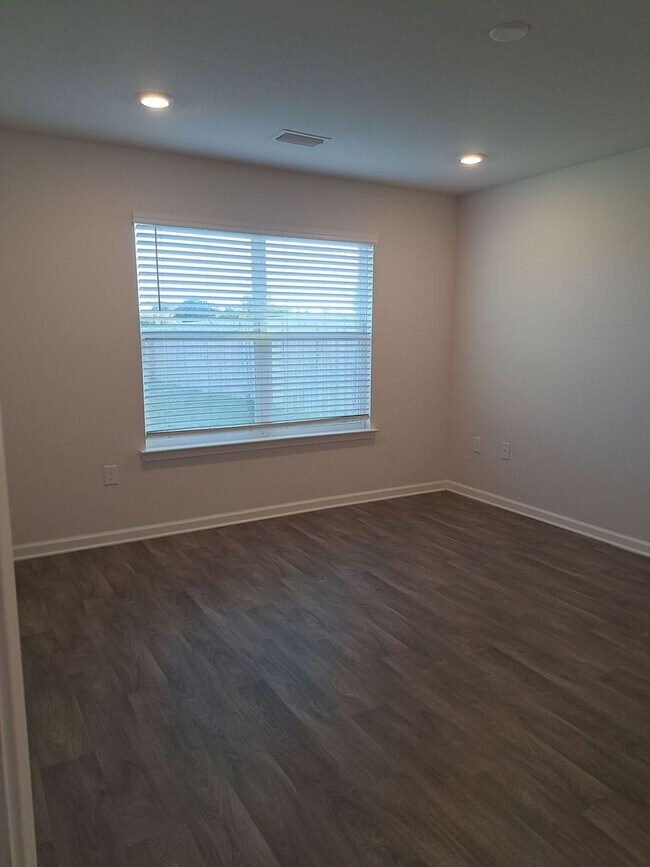 Building Photo - 207 Ryder Ln