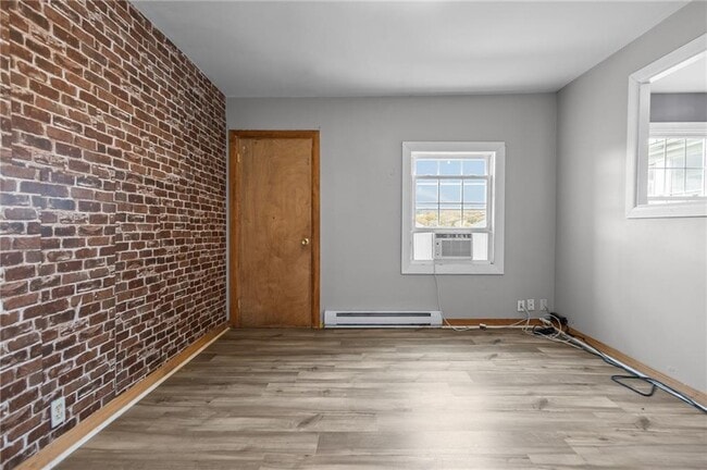 Building Photo - 84 Spring St