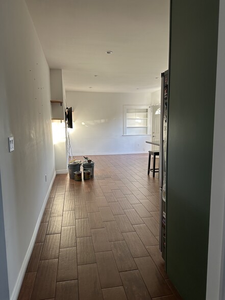 Dining/Living - 1317 W 49th St