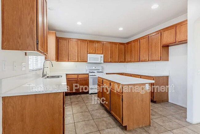 Building Photo - 28782 Vela Dr