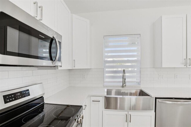 Building Photo - 183 Wright Dr