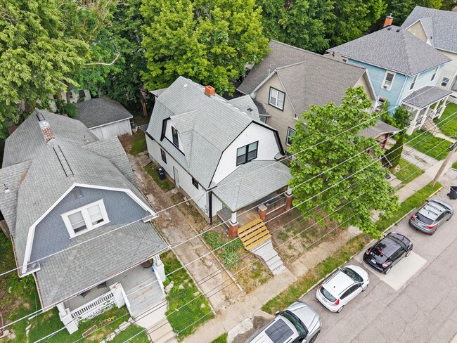 Building Photo - 403 N 9th St