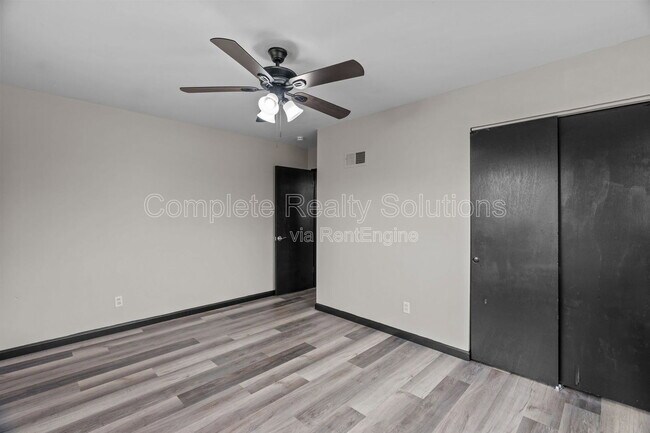 Building Photo - 5150 Wallingford Dr