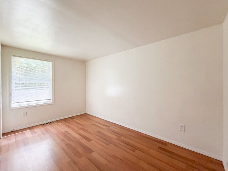 Building Photo - 35 Fox Hill Dr