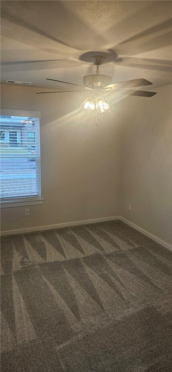 Building Photo - 516 S Benchmark Ln