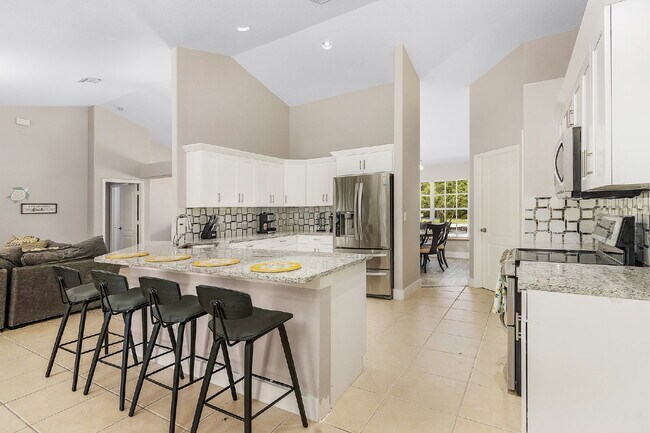 Building Photo - 2211 Surfside Blvd