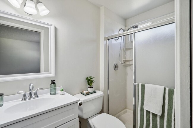 Building Photo - 9101 La Riviera Dr