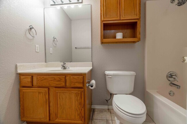 Building Photo - Spacious 3-Bedroom Home in Bentonville’s E...