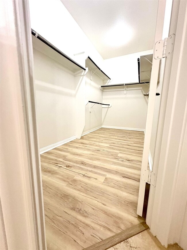 Building Photo - 12514 King john dr