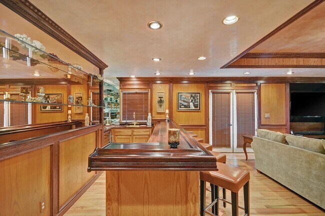 Building Photo - STUNNING LUXURY HOME WITH GORGEOUS SETTING IN WONDERFUL ORINDA!