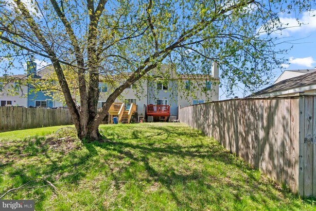 Building Photo - 2125 Cedar Barn Way