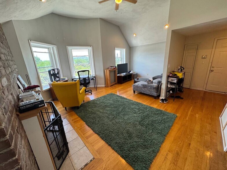 Living Room - 154 Harvard St
