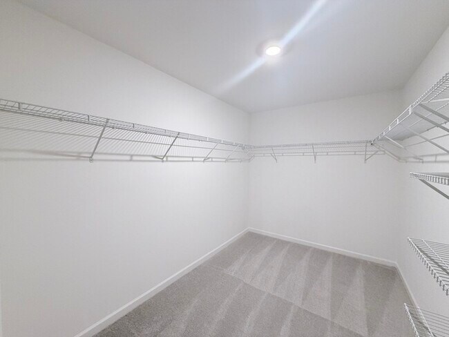 Building Photo - 532 Red Dragon Dr