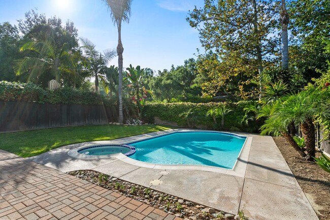 Building Photo - Stunning Aliso Viejo Pool Home 4 Bedroom