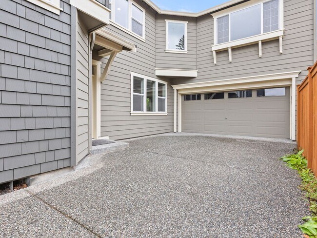 Building Photo - Spacious 4Bd Redmond Home