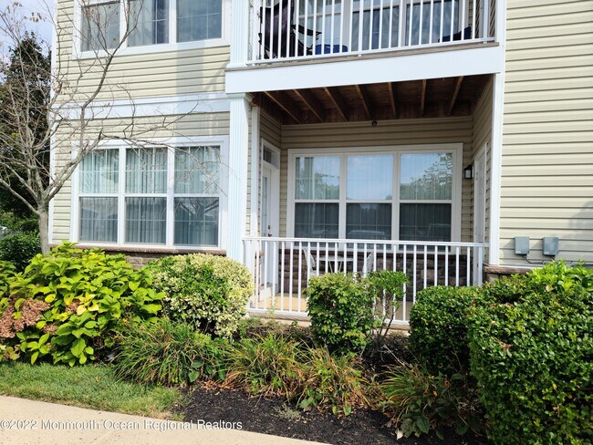 Building Photo - 211 Mill Pond Way