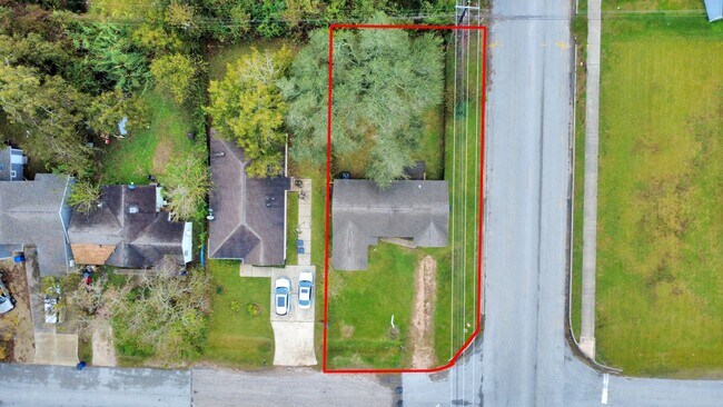 Building Photo - 6817 Anderson St