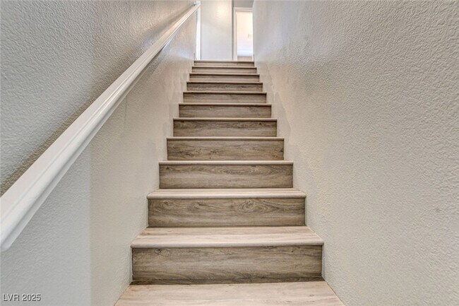 Building Photo - 9060 Candyland Ave